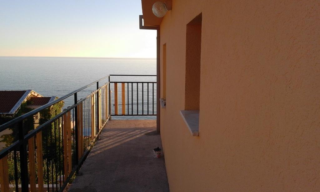 דוברה וודה Apartman Marinkovic מראה חיצוני תמונה